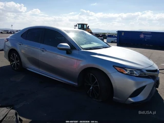 TOYOTA TOYOTA CAMRY SE