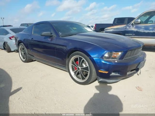 FORD FORD MUSTANG V6 PREMIUM