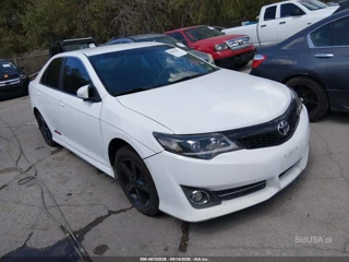 TOYOTA TOYOTA CAMRY SE