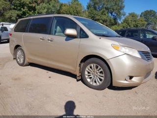 TOYOTA TOYOTA SIENNA XLE V6 8 PASSENGER