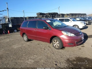 TOYOTA TOYOTA SIENNA LE