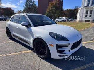 PORSCHE MACAN GTS