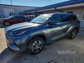 TOYOTA HIGHLANDER XLE