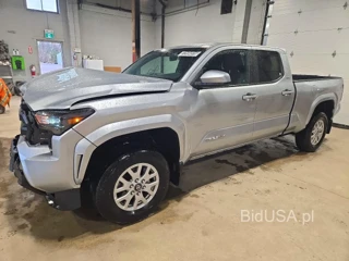 TOYOTA TACOMA SR5