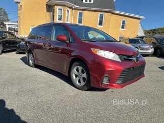 TOYOTA SIENNA LE 8-PASSENGER
