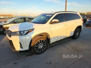 TOYOTA HIGHLANDER SE