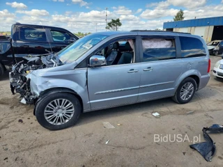 CHRYSLER TOWN & COUNTRY TOURING L