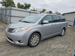 TOYOTA SIENNA XLE 7-PASSENGER