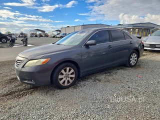 TOYOTA CAMRY XLE V6