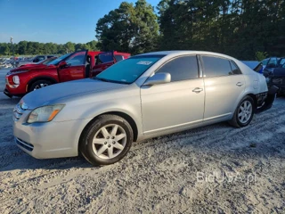 TOYOTA AVALON XL