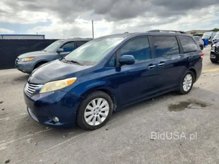 TOYOTA SIENNA LIMITED 7-PASSENGER