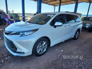 TOYOTA SIENNA LIMITED 7-PASSENGER