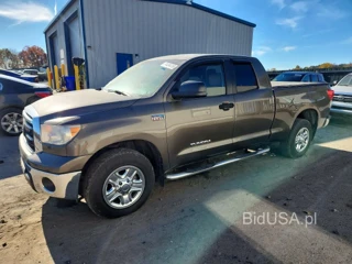 TOYOTA TUNDRA DOUBLE CAB SR5