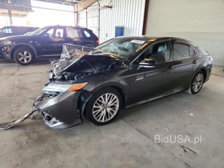 TOYOTA CAMRY XLE