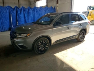MITSUBISHI OUTLANDER SE