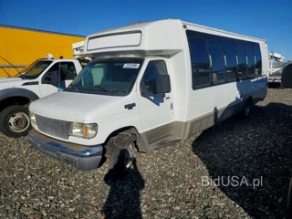 FORD ECONOLINE E450 SUPER DUTY CUTAWAY VAN