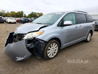 TOYOTA SIENNA XLE 7-PASSENGER