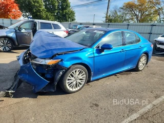 TOYOTA CAMRY XLE