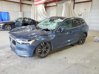 VOLVO XC60 T6 MOMENTUM