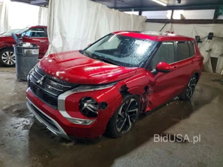 MITSUBISHI OUTLANDER SE