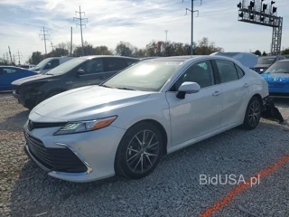 TOYOTA CAMRY XLE