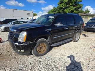 CADILLAC ESCALADE LUXURY