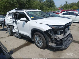 TOYOTA TOYOTA GRAND HIGHLANDER PLATINUM