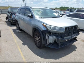 TOYOTA TOYOTA HIGHLANDER SE
