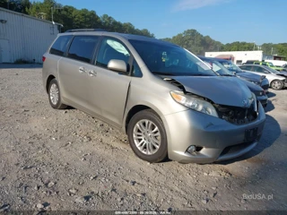 TOYOTA TOYOTA SIENNA XLE 8 PASSENGER