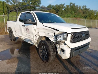 TOYOTA TOYOTA TUNDRA SR5