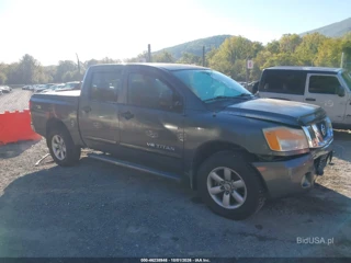 NISSAN NISSAN TITAN SE