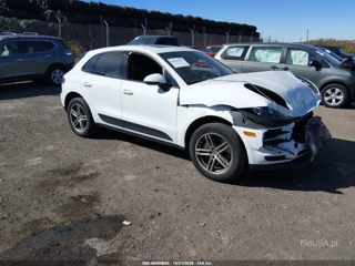 PORSCHE PORSCHE MACAN