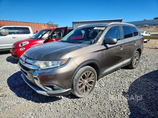 MITSUBISHI OUTLANDER SE