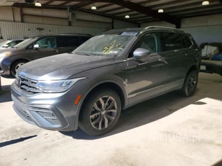 VOLKSWAGEN TIGUAN SE