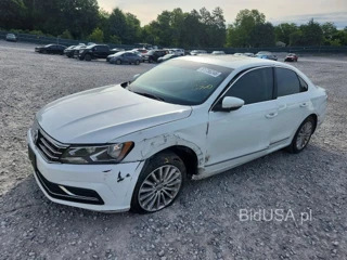 VOLKSWAGEN PASSAT SE