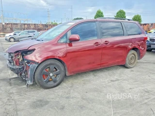 TOYOTA SIENNA LE