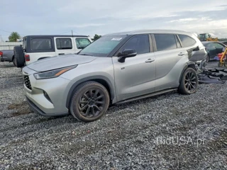 TOYOTA HIGHLANDER XLE