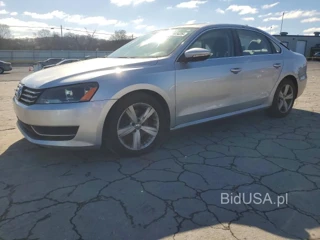 VOLKSWAGEN PASSAT SE