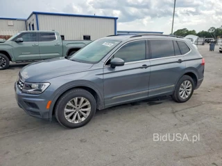 VOLKSWAGEN TIGUAN SE