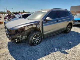 VOLKSWAGEN TIGUAN SE