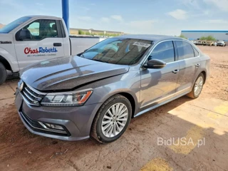 VOLKSWAGEN PASSAT SE