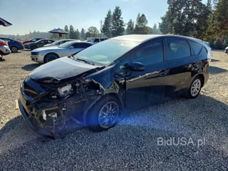 TOYOTA PRIUS V THREE