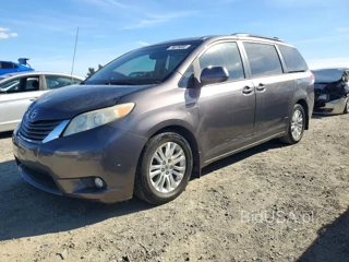 TOYOTA SIENNA XLE 8-PASSENGER