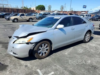 TOYOTA CAMRY XLE V6
