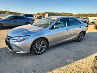 TOYOTA CAMRY HYBRID SE