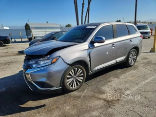 MITSUBISHI OUTLANDER SE