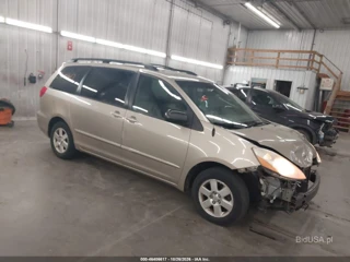 TOYOTA TOYOTA SIENNA LE