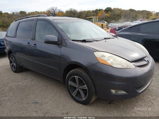 TOYOTA TOYOTA SIENNA XLE