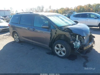 TOYOTA TOYOTA SIENNA LE 8 PASSENGER