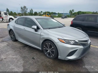 TOYOTA TOYOTA CAMRY SE